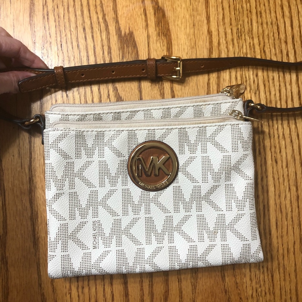 Final price 💥Michael Kores crossbody purse